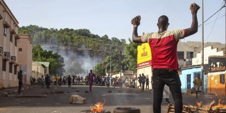 Le pouvoir malien libère les leaders de la contestation