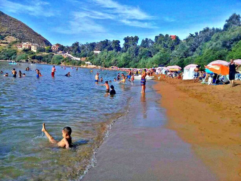 Parkings illicites à Jijel-04 personnes arrêtées et 150 parasols saisis