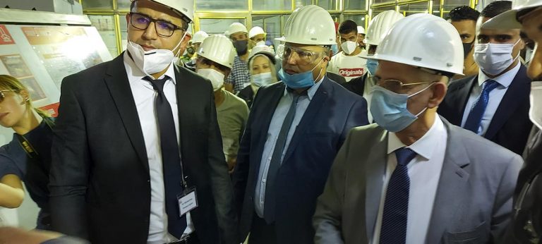 Le complexe d’El Hadjar endetté à l’extrême