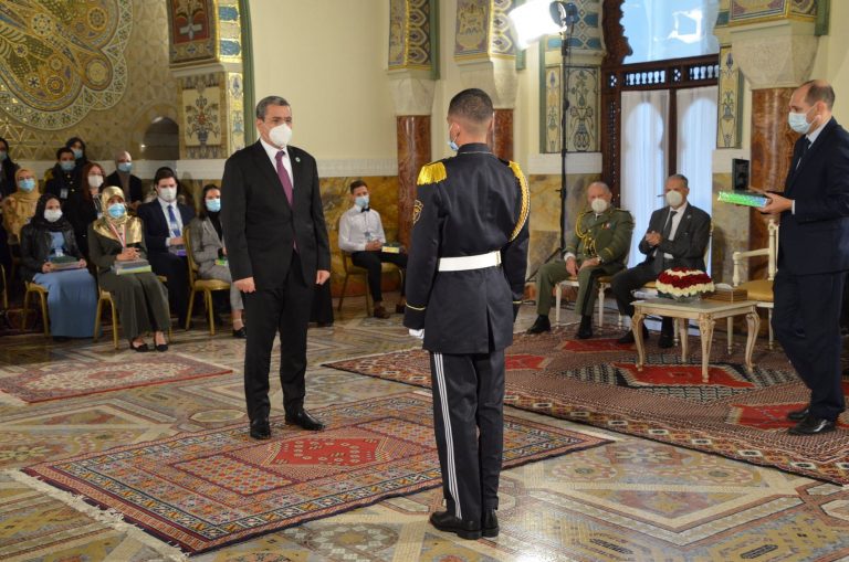 Le Premier ministre préside la cérémonie de distinction des meilleurs lauréats