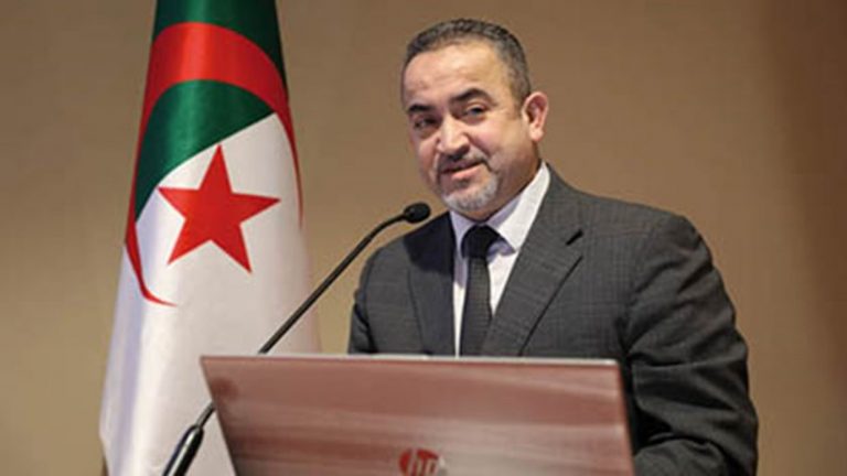 Le ministre des ressources en eau -Annaba construit un barrage érecteur pour se protéger des inondations.