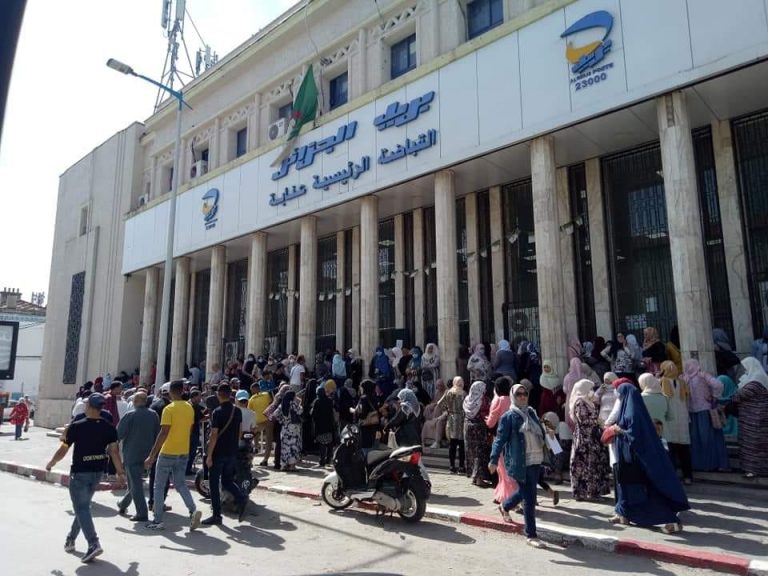Reportage au cœur de la grande poste d’Annaba-La honte !