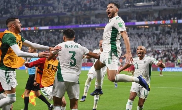 Coupe arabe: l&rsquo;Algérie bat le Qatar (2-1) et file en finale
