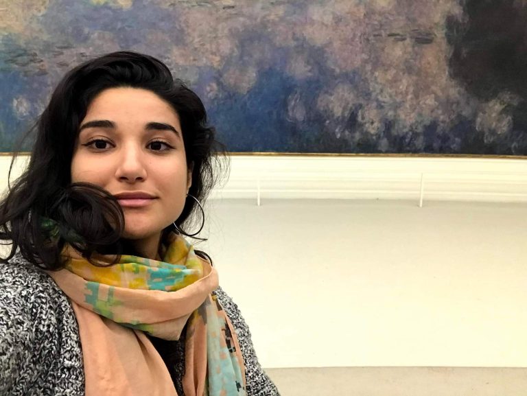 Amira Saadi une jeune Annabi nous raconte son expérience d’étude en France:  Devenir ‘’ Leader developper ‘’ est mon objectif 