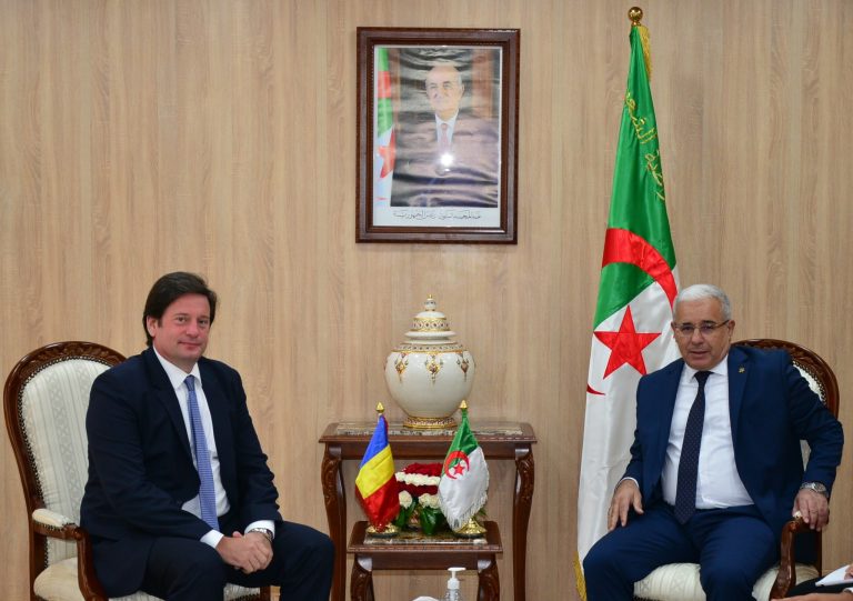 Boughali reçoit l&rsquo;ambassadeur roumain à Alger