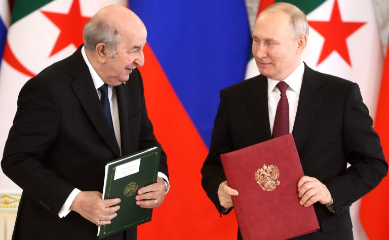 Le président de la République exprime sa satisfaction pour la convergence des vues avec le président Poutine sur plusieurs dossiers