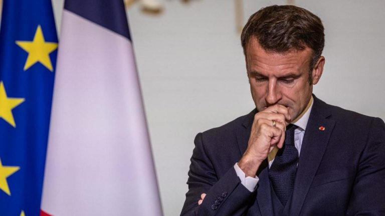 À Tel-Aviv, Macron propose une coalition internationale pour lutter contre le Hamas