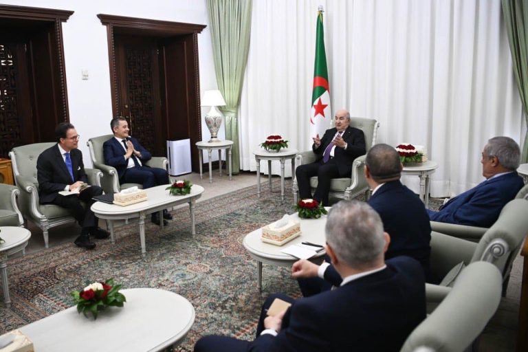 Le Président de la République reçoit le ministre français de l&rsquo;Intérieur