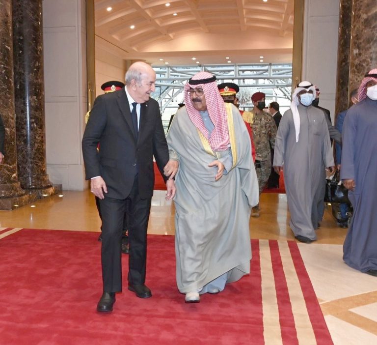 Le président de la République s&rsquo;enquiert de l&rsquo;état de santé de l&rsquo;Emir du Koweït dans un entretien téléphonique avec le prince héritier