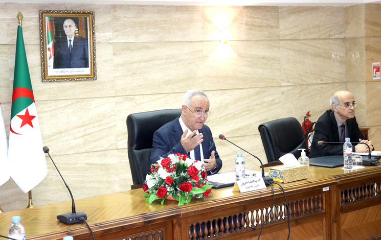 Faid préside une réunion périodique de coordination avec les responsables de son département