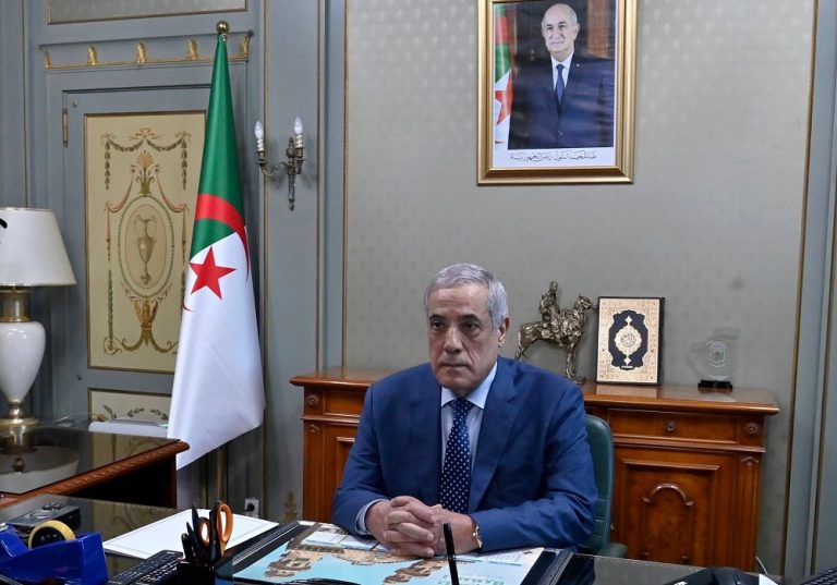 Larbaoui-président du CREA: L&rsquo;accompagnement des opérateurs économiques examiné