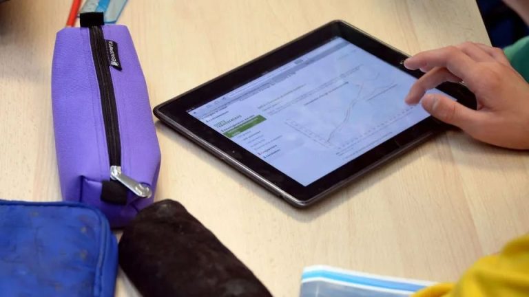 Mila : 55 écoles primaires dotées de tablettes électroniques