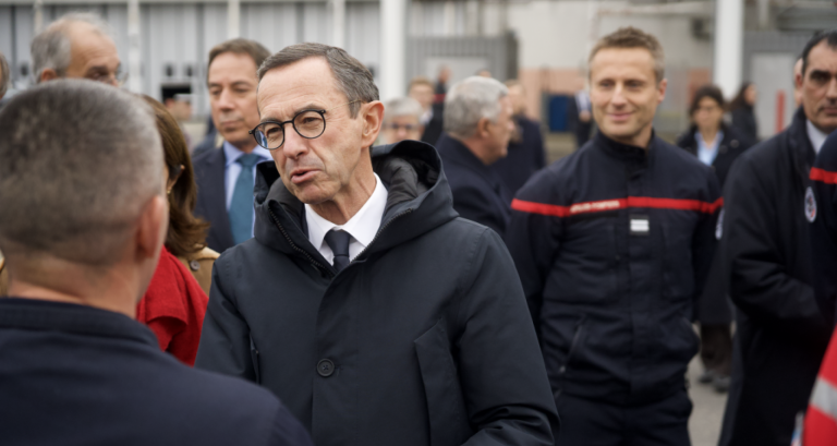 Face au tollé, Bruno Retailleau se rend à la mosquée de Paris, la tête basse