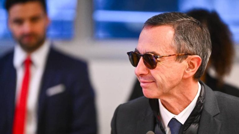 Relations algéro –françaises:Un silence radio qui en dit long