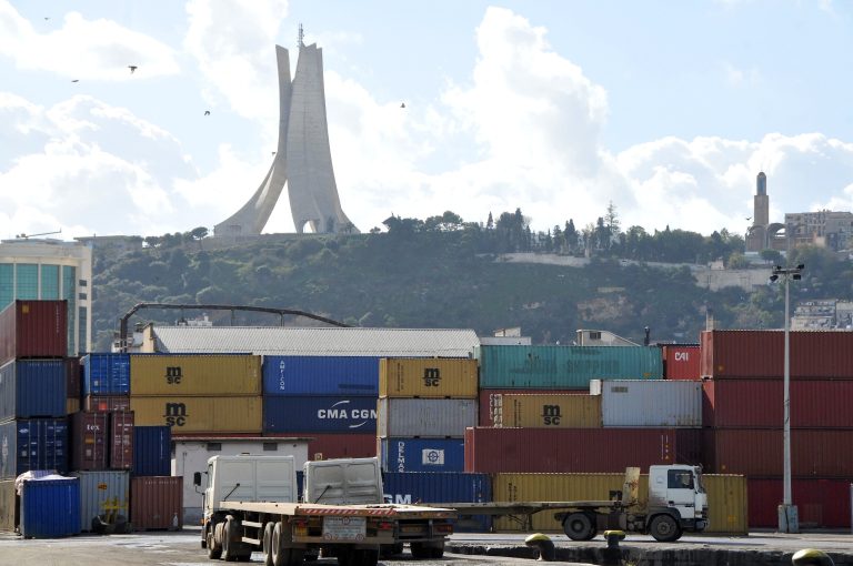 Face à la tempête mondiale, l’Algérie garde le cap des investissements étrangers