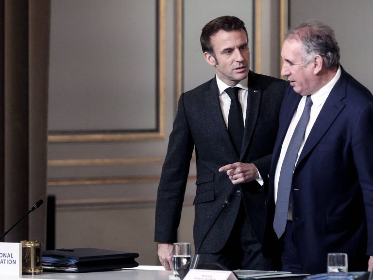 France-Choc politique: Le gouvernement Bayrou est renversé, Macron face à un dilemme historique