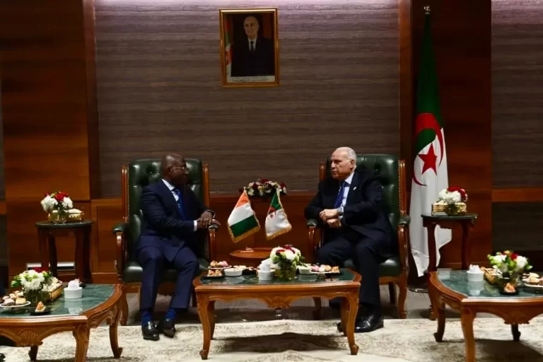 Attaf reçoit son homologue ivoirien à la veille de la 12e session du Processus d&rsquo;Oran sur la paix et la sécurité en Afrique