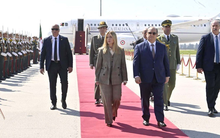 Les entretiens entre le président de la République et la présidente du Conseil des ministres d&rsquo;Italie élargis aux membres des délégations des deux pays