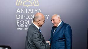 Chargé par le président de la République, M. Attaf arrive en Turquie pour participer au Forum diplomatique d&rsquo;Antalya