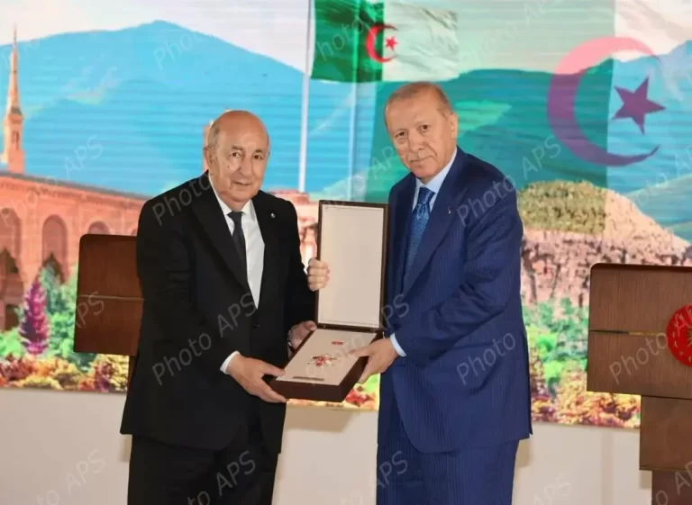 Le président de la République décoré de l&rsquo;Ordre de l&rsquo;Etat par son homologue turc