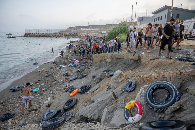 Ceuta:Madrid confirme le renvoi de la majorité des migrants vers le Maroc